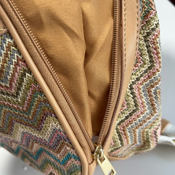 🎈soldUC🎈Tommy Bahama Backpack - Picture 13 of 16